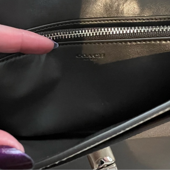 NWOT coach small crossbody (tag still with bag) - Picture 6 of 7